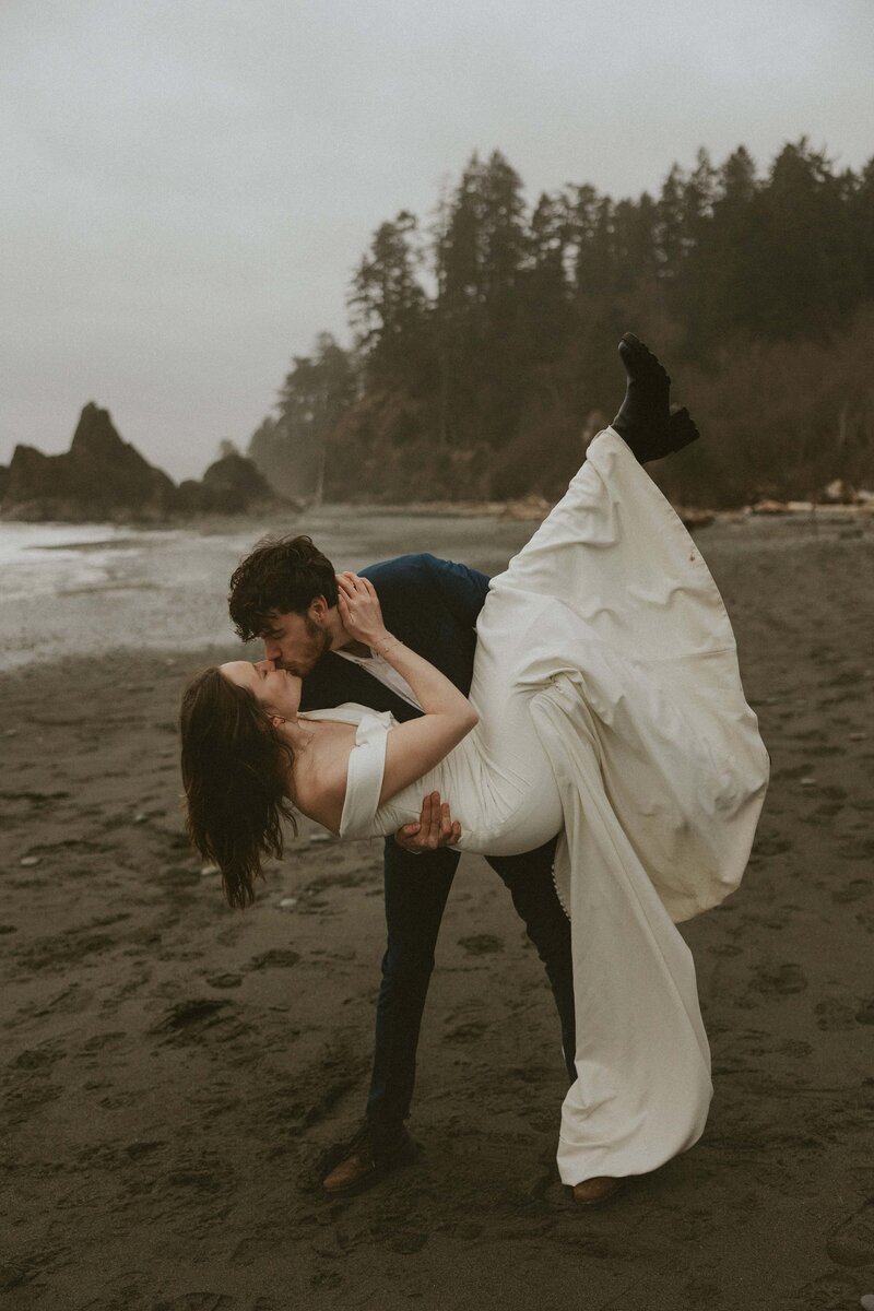 Oregon coast elopement