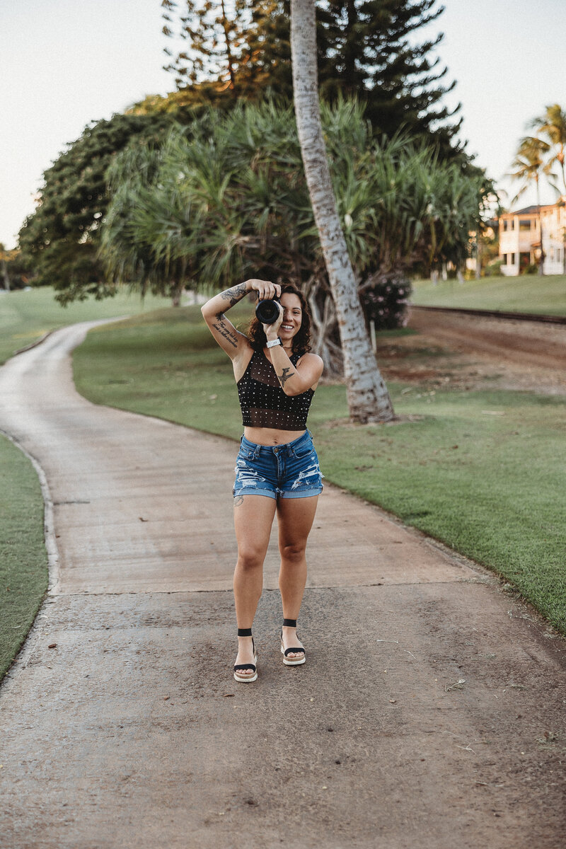 honolulu wedding Photographer In boho hat