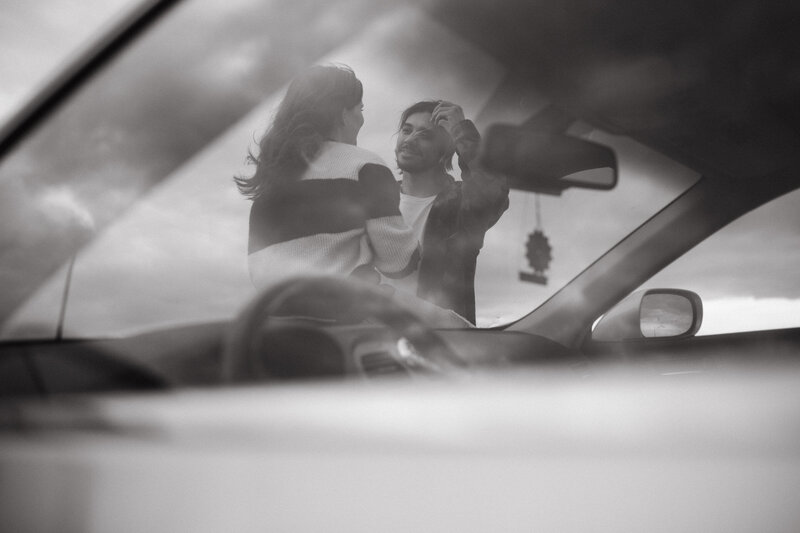 Couples_Session_Saskatoon_Cranberry_Flats_KaylaCassidyPhotography-8