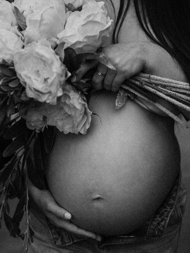 maternity-photography-at-the-beach
