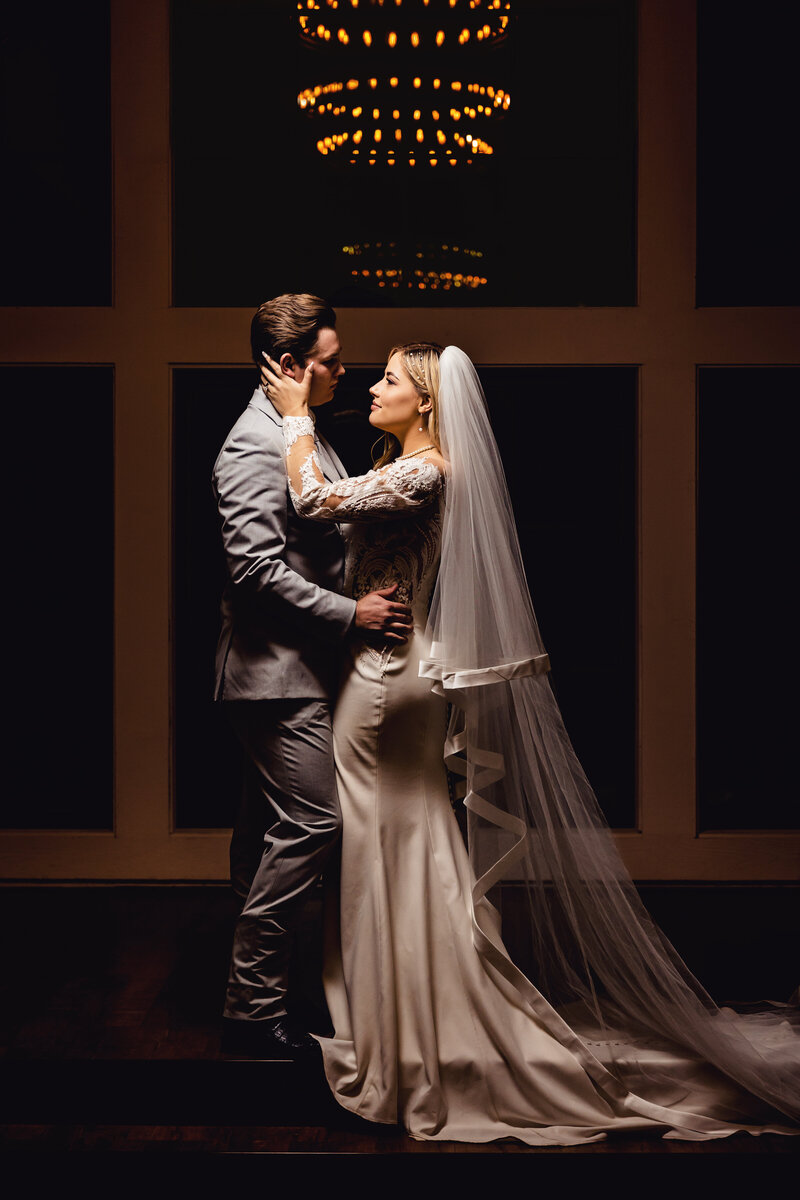 Discover Telluride bliss with a laid-back wedding featuring bold colors and elegant details in Southwest Colorado. For couples seeking an untraditional celebration full of love and adventure.