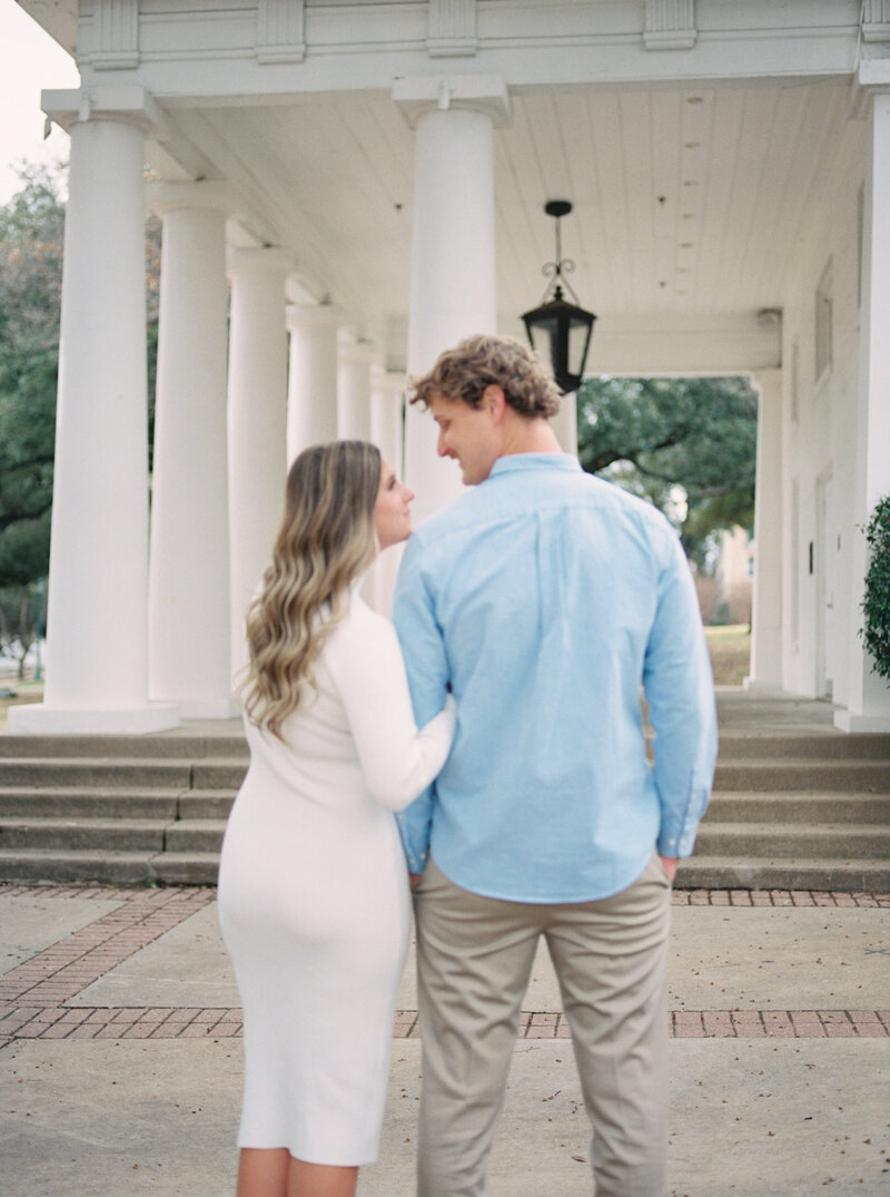 Arlington Hall Engagement - Dallas Texas - Stephanie Michelle Photography - @stephaniemichellephotog-10