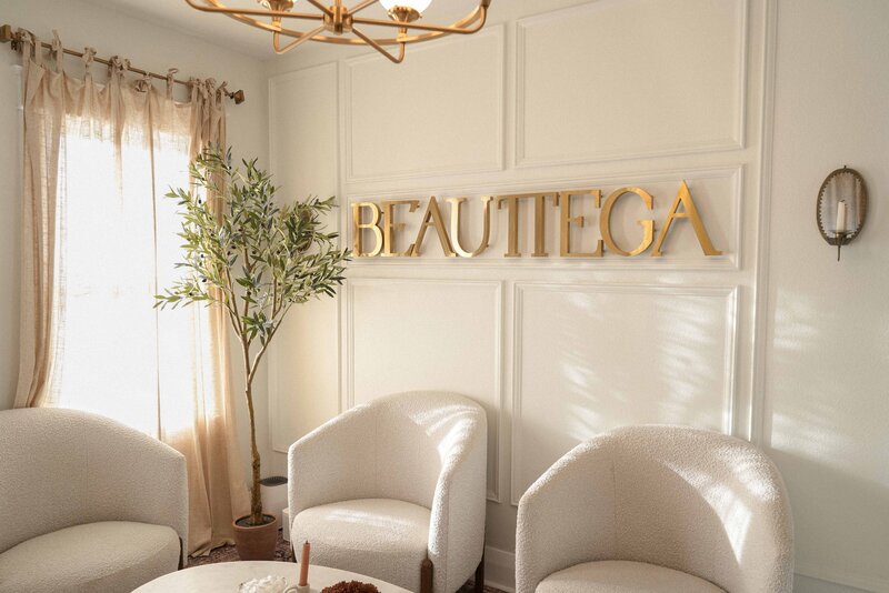 Machine hair strokes, nano brows, microblading, hybrid brows