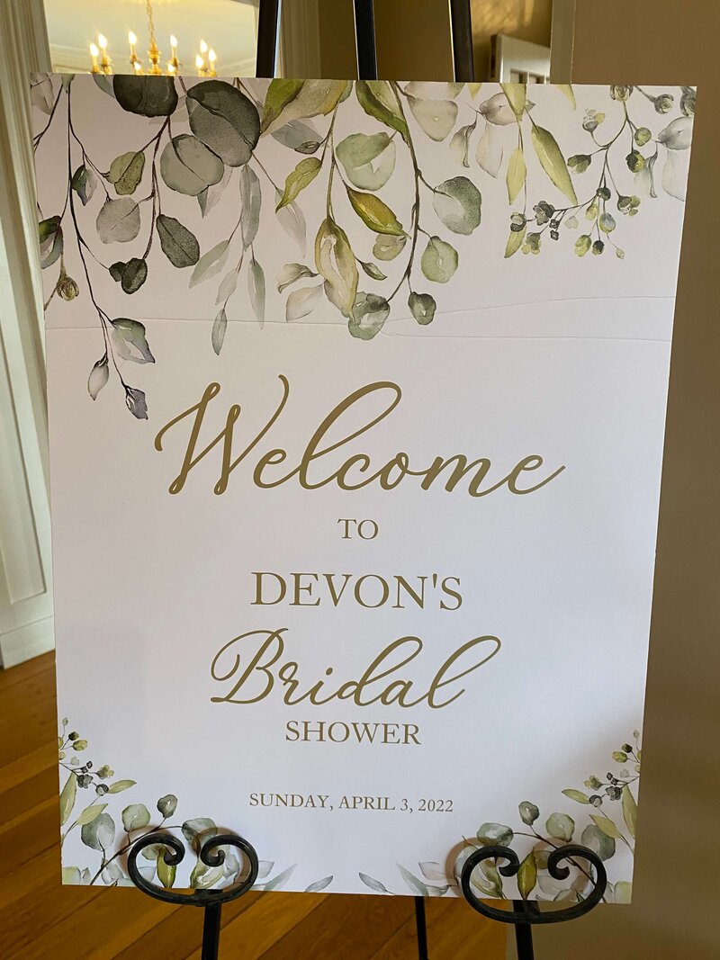 devon's-bridal-shower-sign