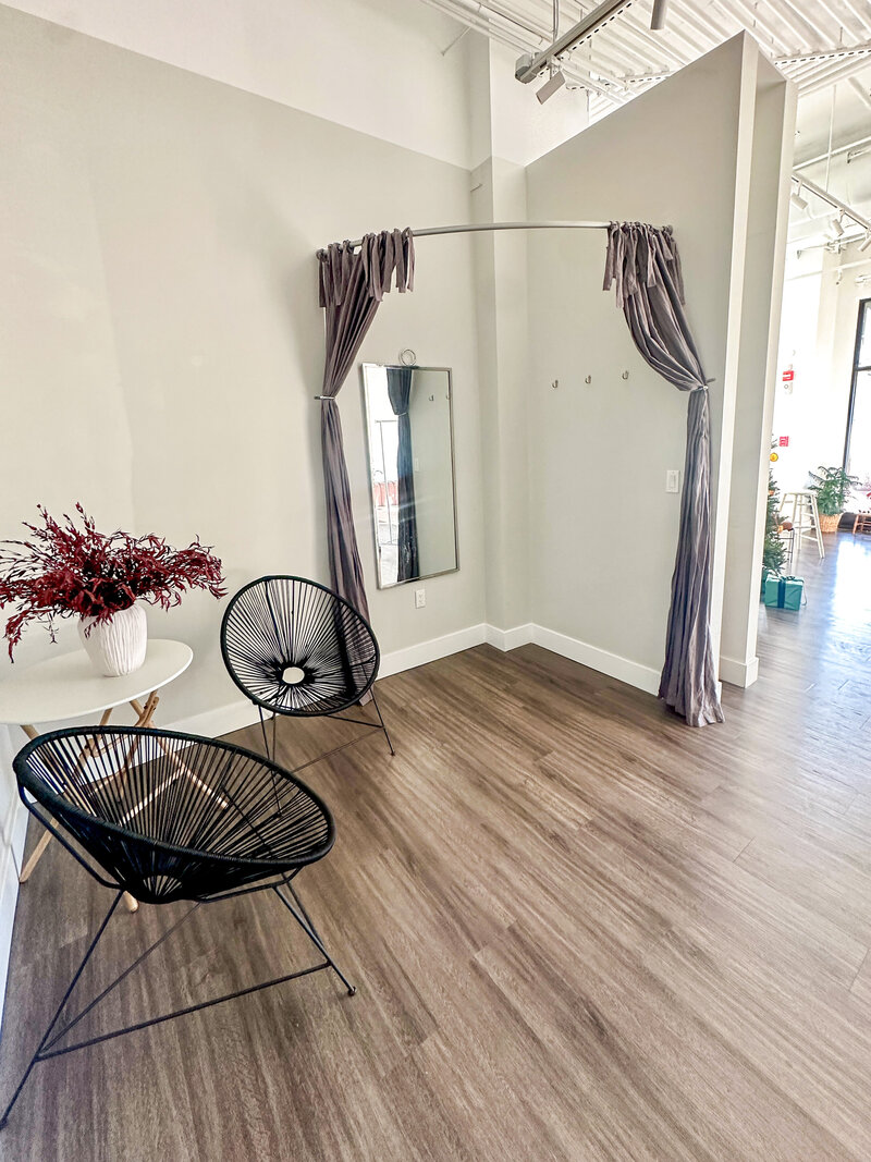 Studioat42809