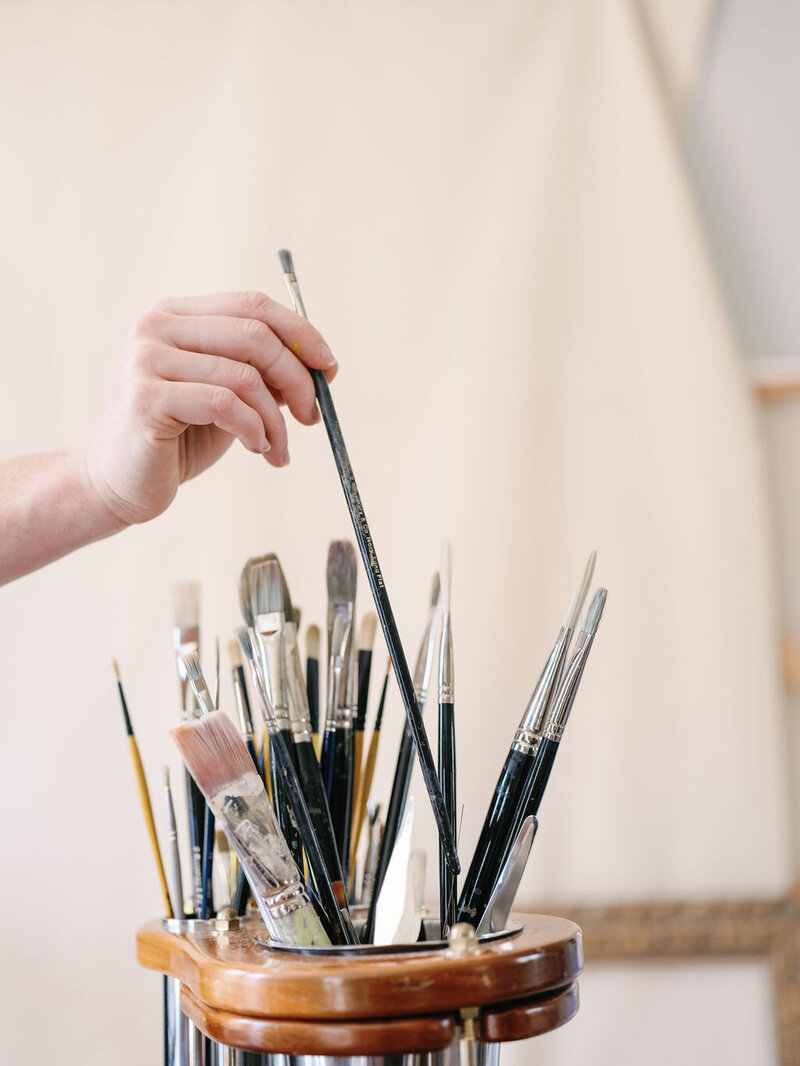 Stephanie Gaffney using Rosemary & Co Paintbrushes in studio