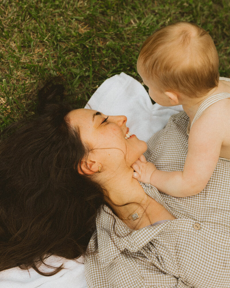 arms full of baby – Missouri May evening00004