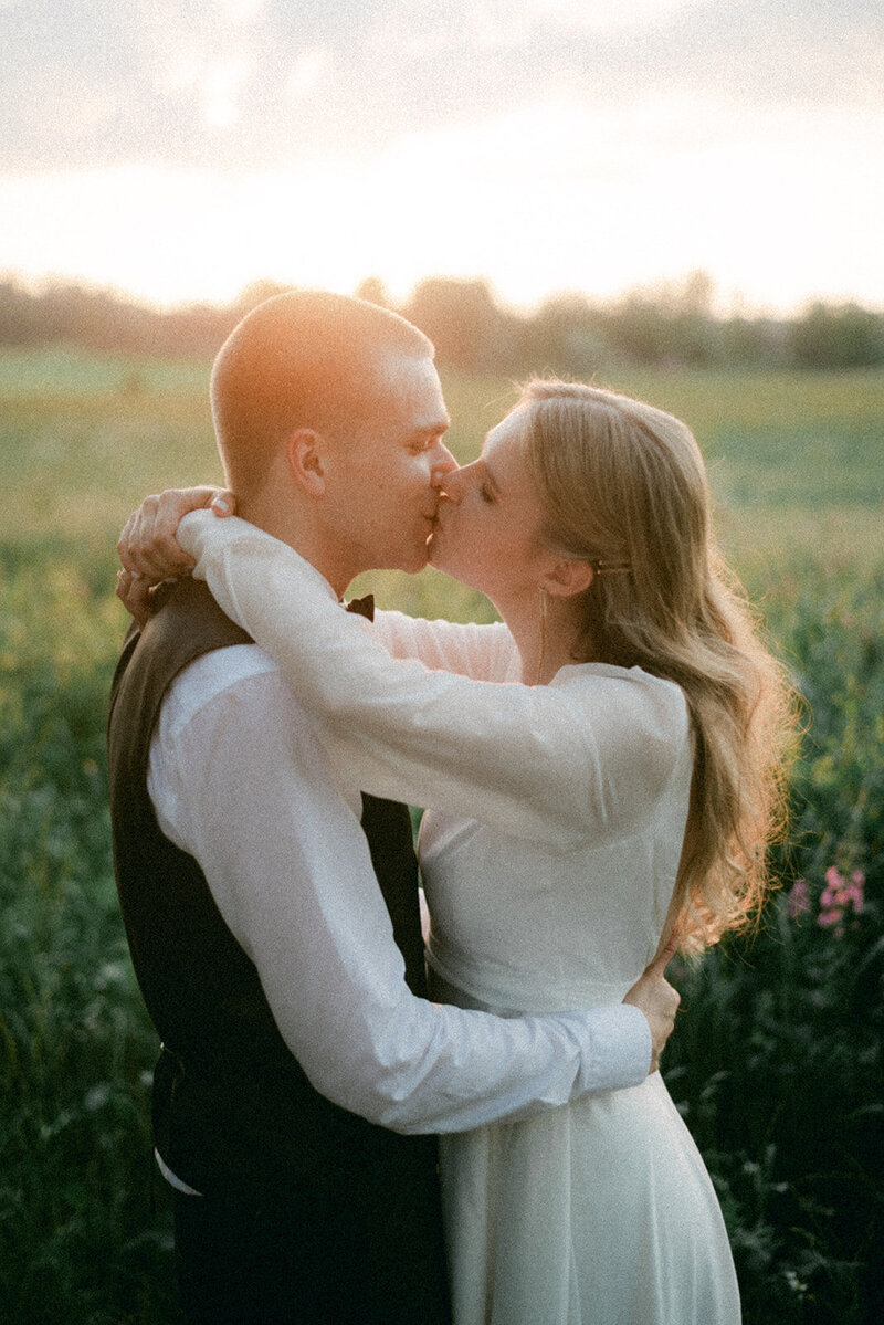Wedding photo of an Intimate  wedding reception  in Porvoo by photographer Hannika Gabrielsson