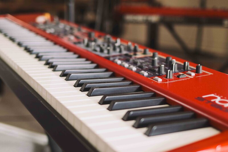 Earforce-Geluidsstudio-Amsterdam-Audio-Post-Voiceover-Geluidsproducties-muziek-podcast-webinar-studio-5-keyboard