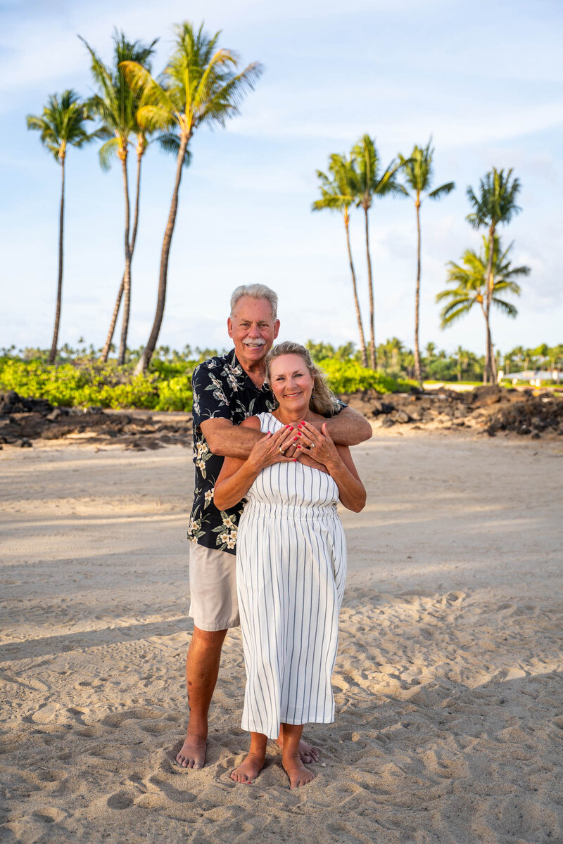 Kukio beach Hawaii engagement photography to show mini sessions by Hawaii Adventure Portraits