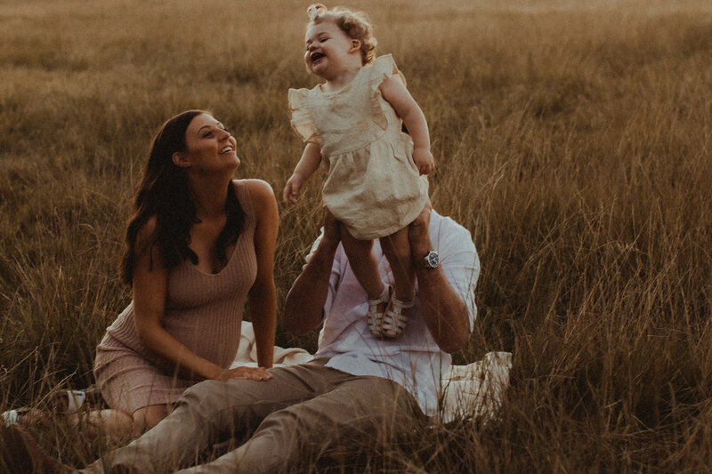 maternity and newborn photographer