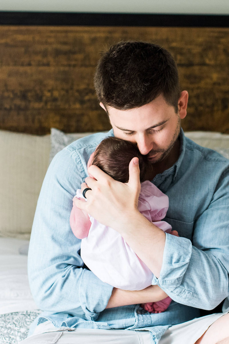 white-lifestyle-newborn-session-portraits-16