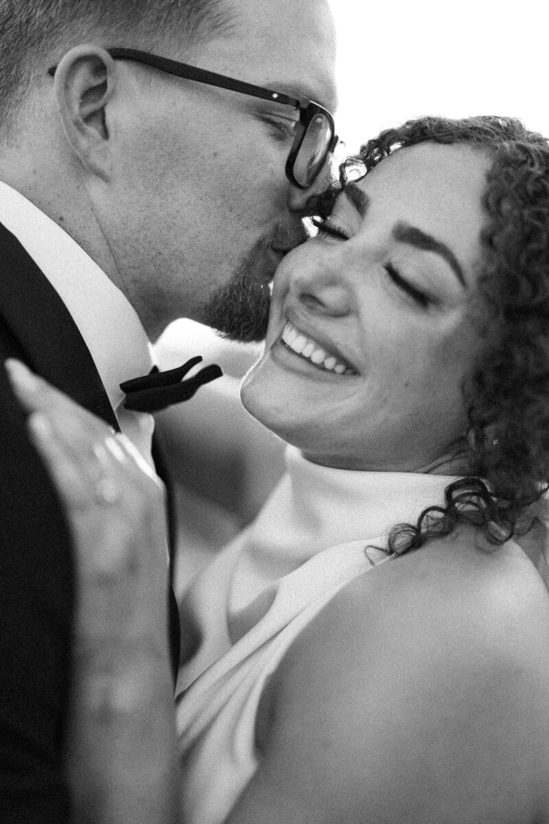 Wedding details for crystal bridges elegant wedding in Bentonville, Arkansas.
