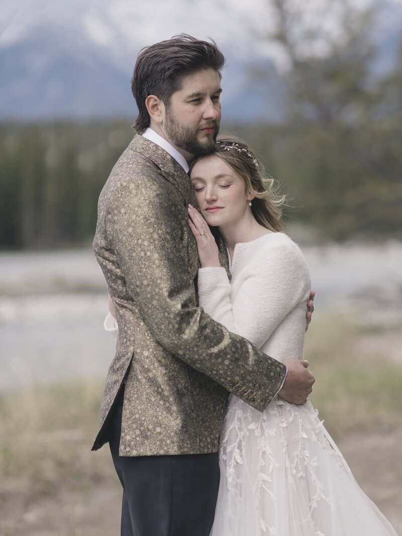 Timeless Tales Creatives - Fine Art Documentary Wedding Photographers in Banff - Banff Springs Golf Course Wedding (39)