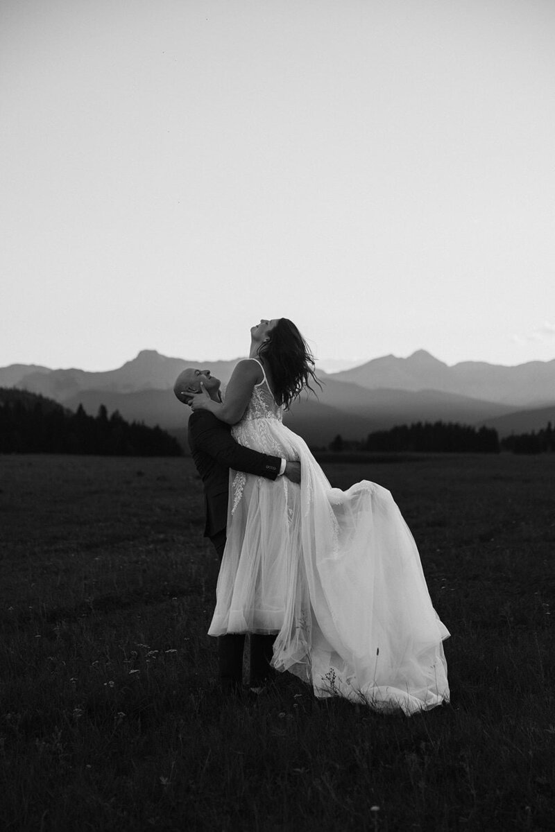 Alberta elopement and micro-wedding galleries by Allie Knulls Photography