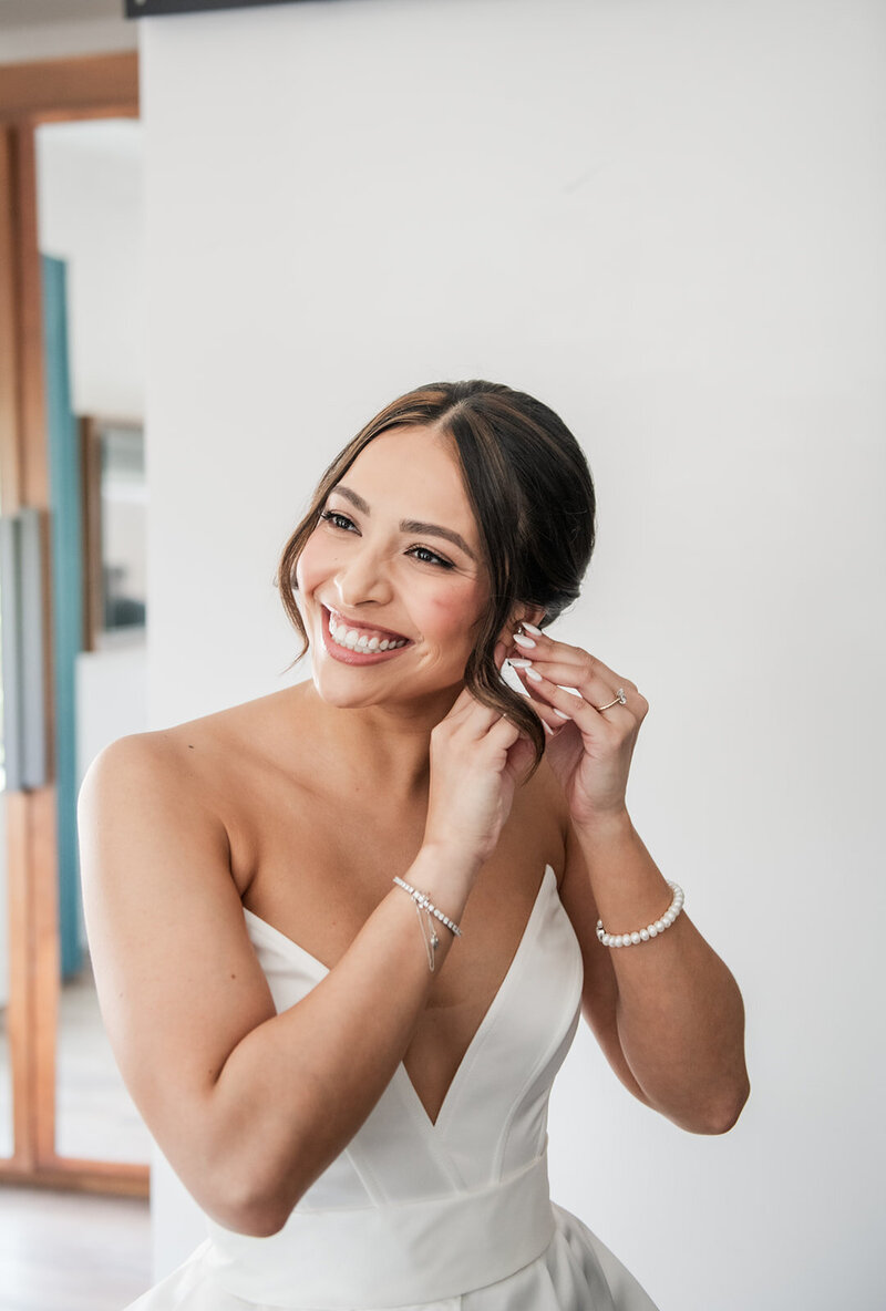 Tyde at Walnut Beach Romantic and Timeless Summer Wedding