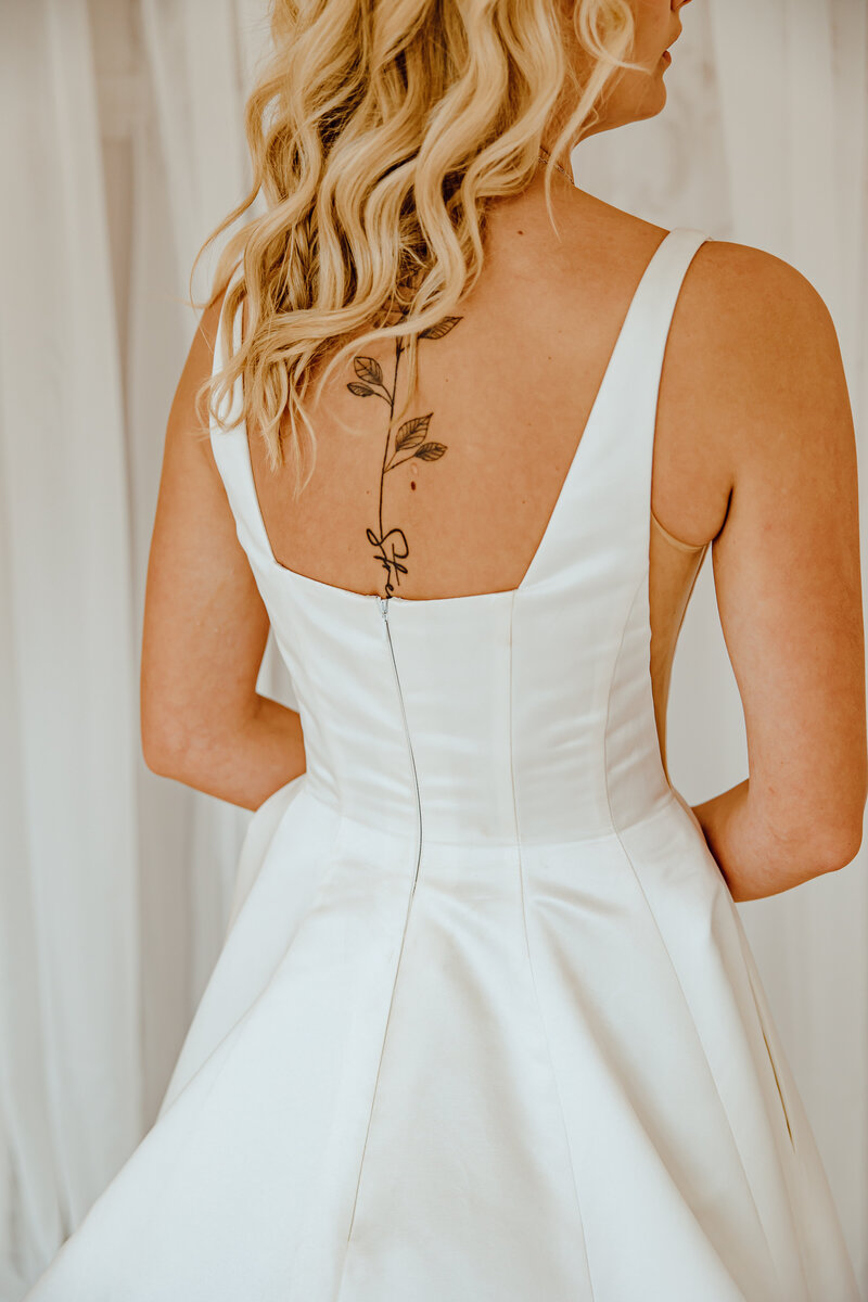Clareese back closeup 
