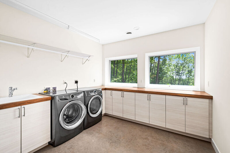 modern-scandinavian-laundry-room