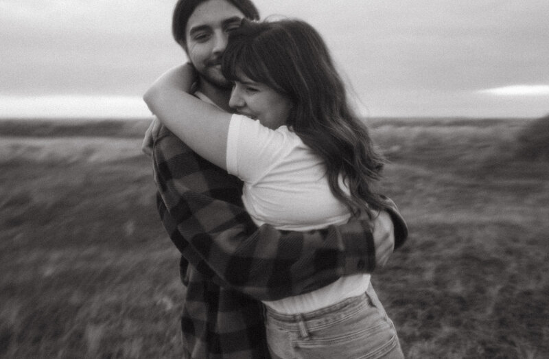 Couples_Session_Saskatoon_Cranberry_Flats_KaylaCassidyPhotography-27