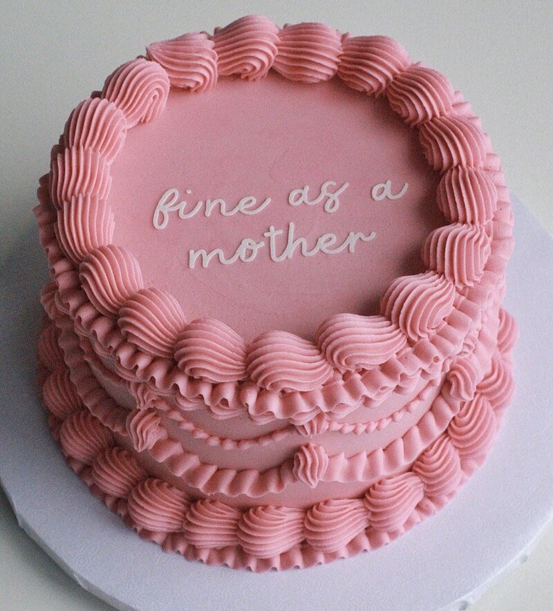 strawberry-cakes-near-me
