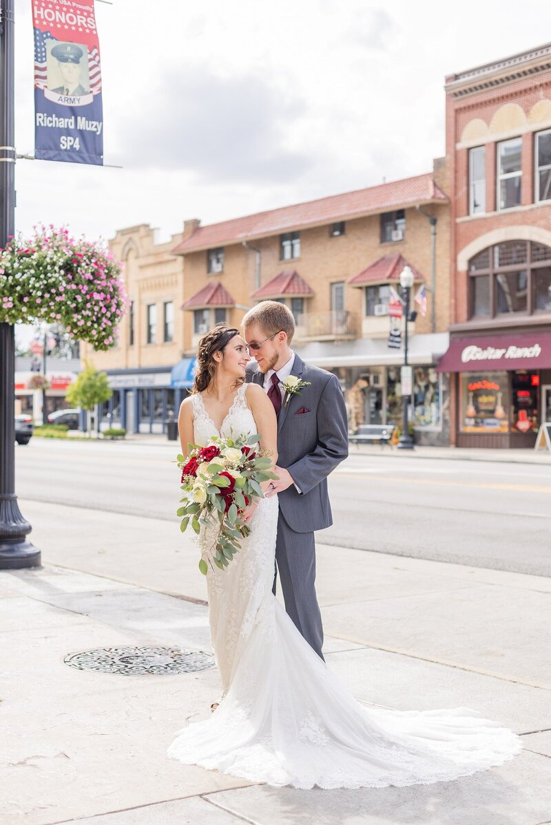 kimmet-ohio-bride-and-groom-outside-hotel-1