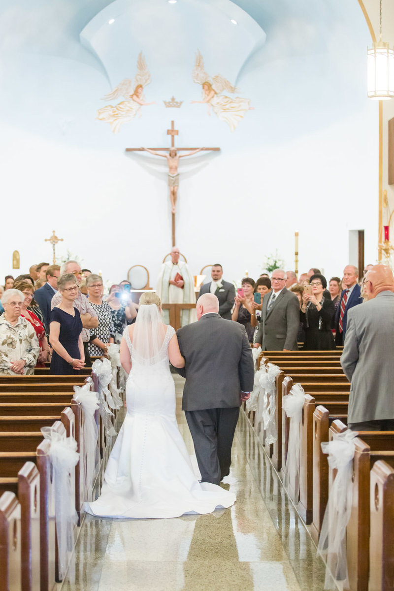 Classic-spring-St- Francis-church-tornto-ohio-wedding-5
