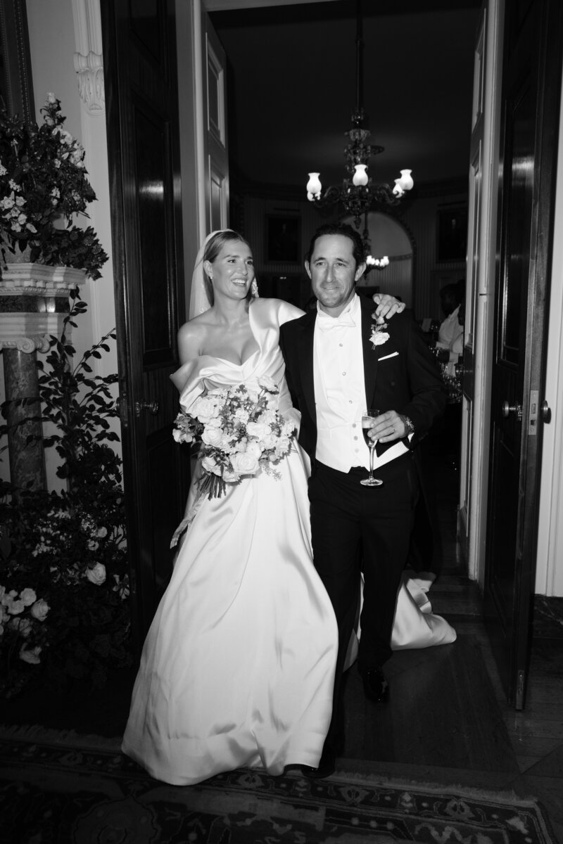 What does a wedding planner cost