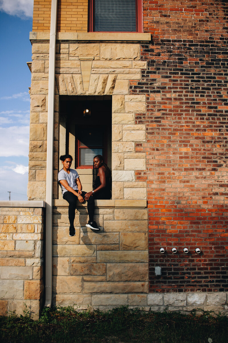 Couple-Home-Engagement-Detroit-Michigan-lifestyle-ChettaraTPhotography-8167