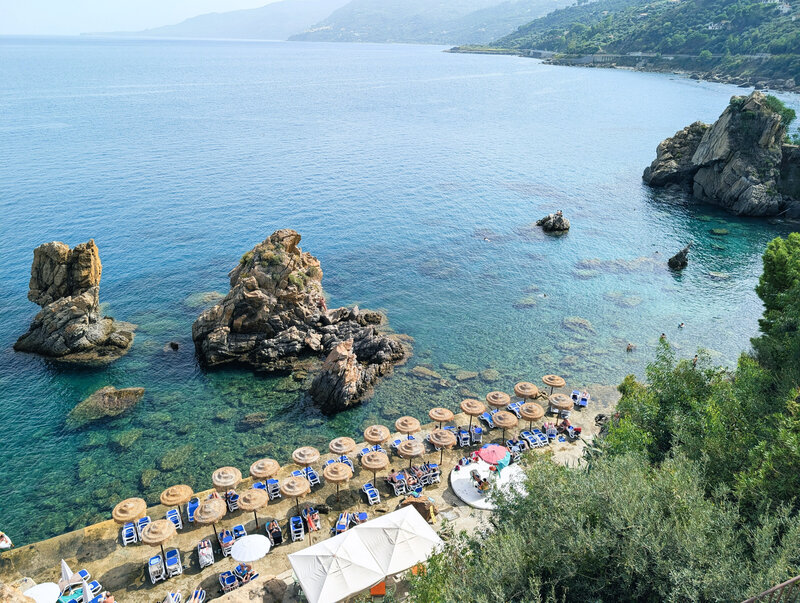 Beach view of the sand and ocean