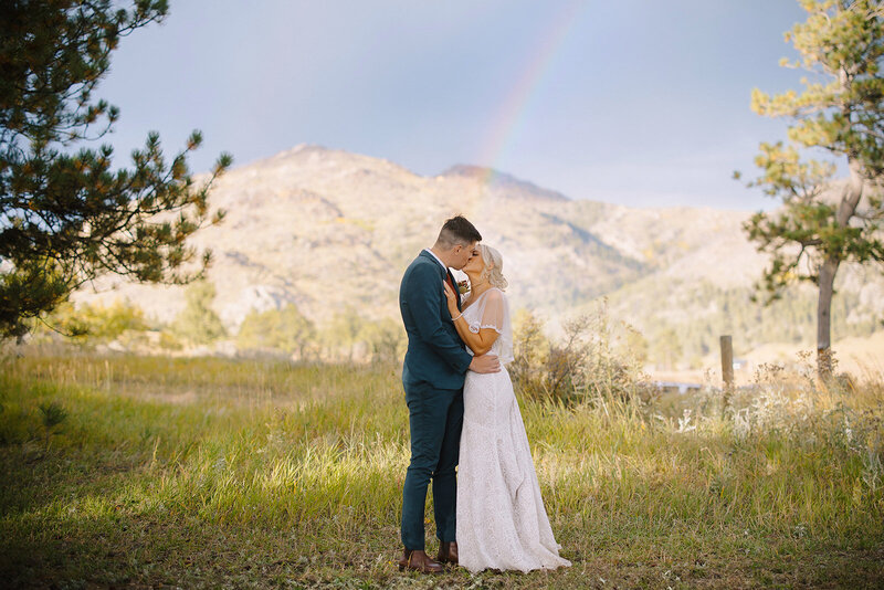 Estes Park Wedding Photographer Denver Wedding Venue Planner Della Terra Mountain Top Fall Colorful Wedding Liz Osban Photography Black Canyon Inn Wyoming Wedding Photographer Elopement Engagement 88