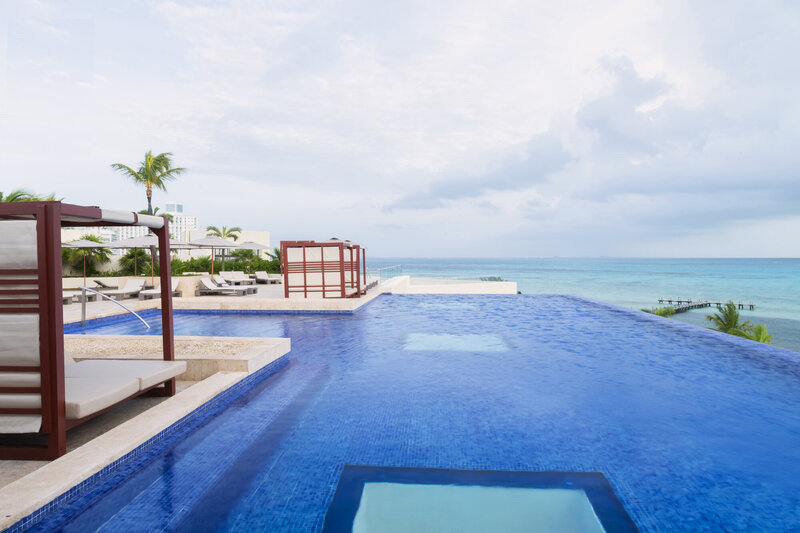 Hyatt Ziva Cancun Rooftop Pool