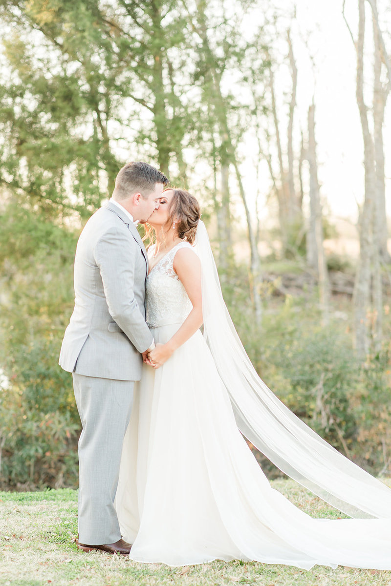 Warehouse-Event-Center-Rayne-Wedding-Photographer_12