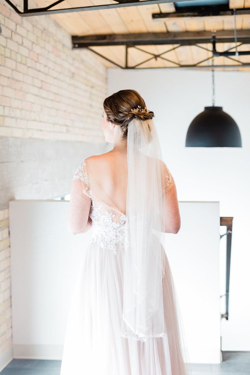 27-Eastern-Wisconsin-Wedding-Photographers-Gather-on-Broadway-Loft-James-Stokes-Photography-