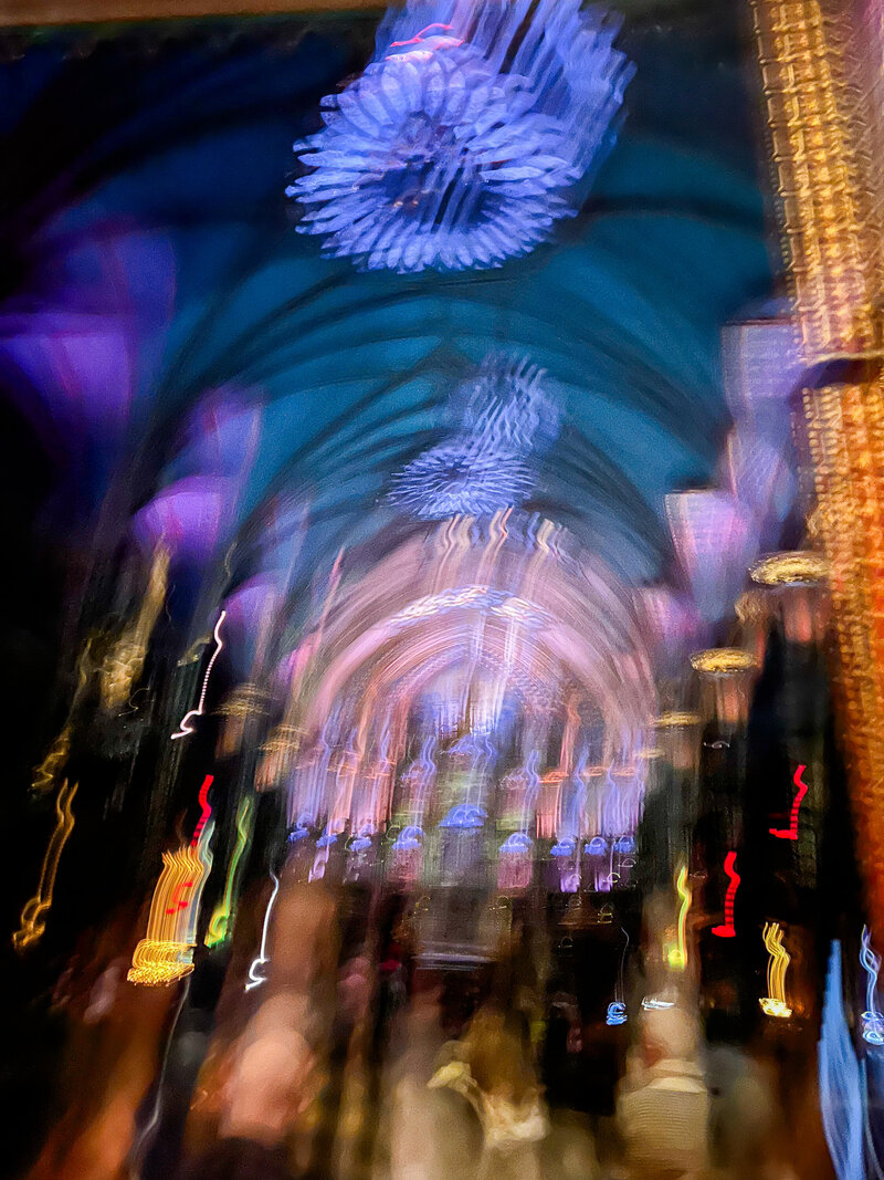 Effet de flou artistique sur photo prise à la Basilique Notre-Dame de Montréal