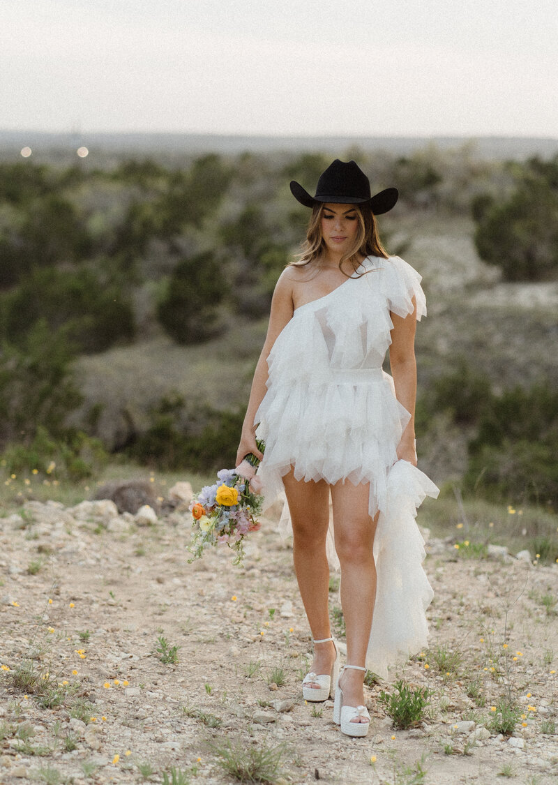 C&R_WED-803