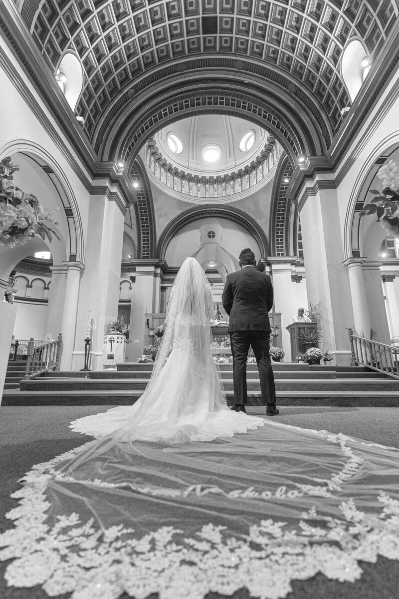 bride and groom ceremony toronto