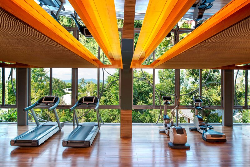w-resort-hotel-wellness-fitness-yoga-gym-spa-trainer