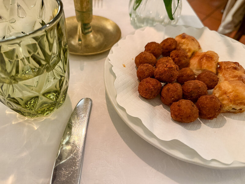 Free snacks at Buca Di Sant'Antonio in Lucca, Italy