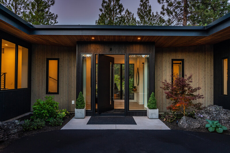 mountain-modern-pivot-front-door-cedar-siding