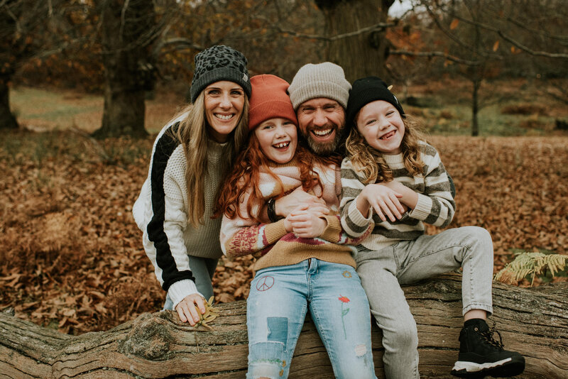 Family wearing beanies for fall portraits