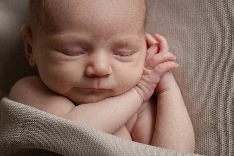 Newborn foto van newborn shoot thuis Den Bosch - Irene Maris Fotografie