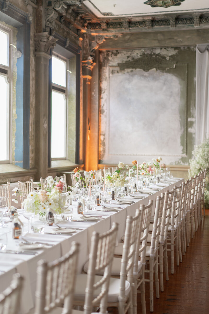 Create a Stunning Table Arrangement for Your Melbourne Wedding