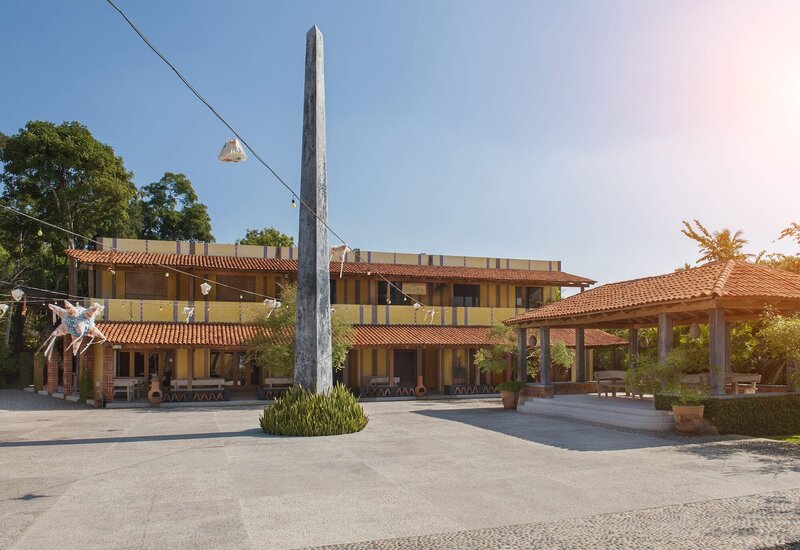 Plaza-de-los-Caballeros-del-Sol-2