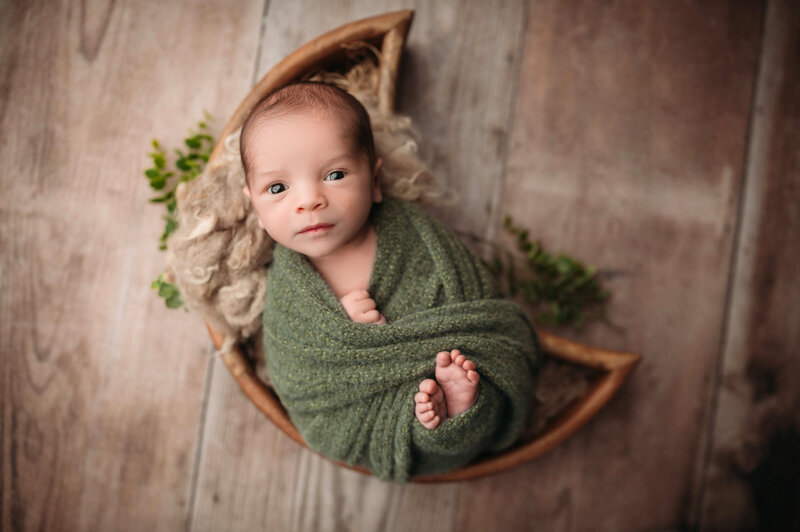 Capture precious memories of your precious newborn baby. Drea S Photo Specializes in home newborn sessions in New Haven CT