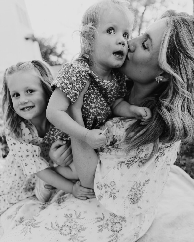 AtlantaGeorgiaPhotographer_AtlantaPhotographer_WestAvenuePhotography_LasVegasPhotographer_LasVegasFamilyPhotographer_PhotosByGabrielleMilford_2025_KalagianFam_7