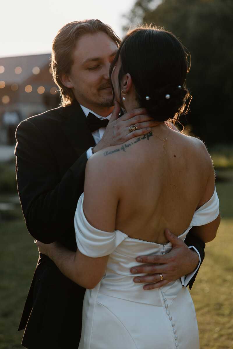 Intimate wedding moments in Texas