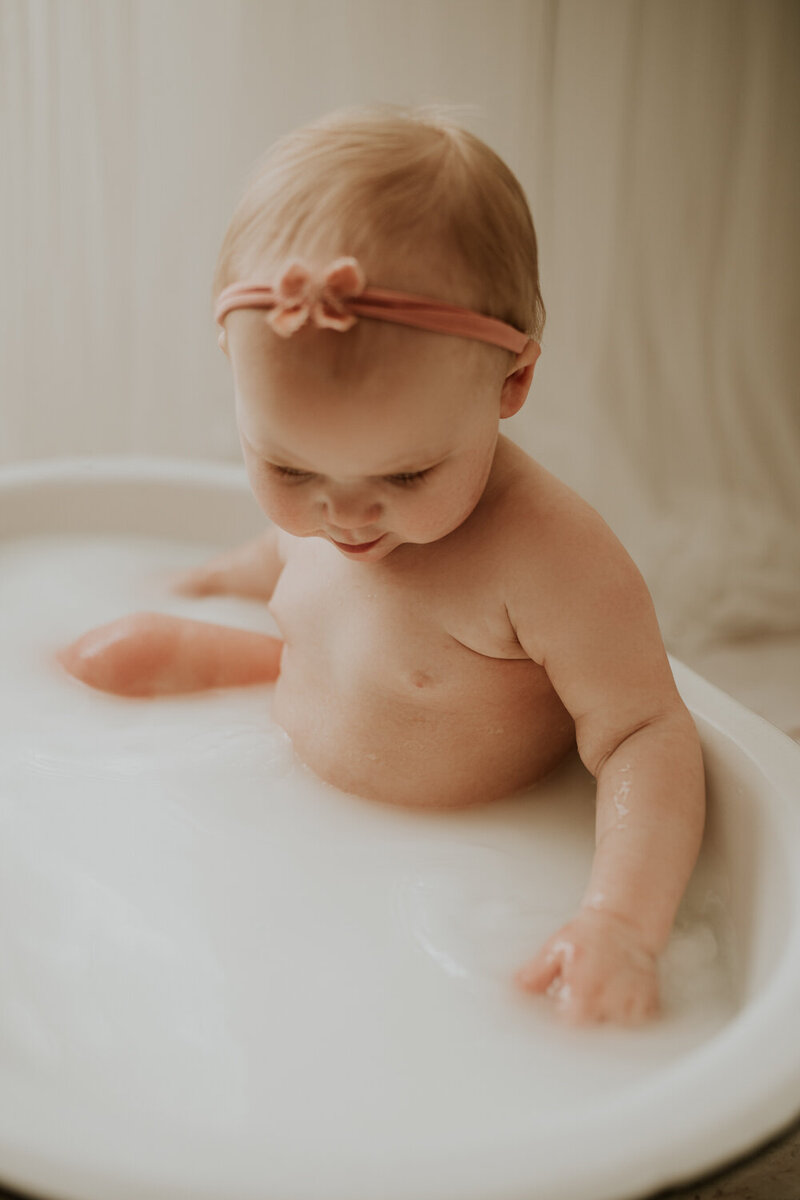 red-deer-alberta-cakesmash-sitter-baby-photographer-15