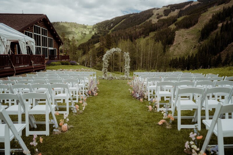 Sophia+++Greg's+Timeless+Colorado+Mountain+Wedding-1