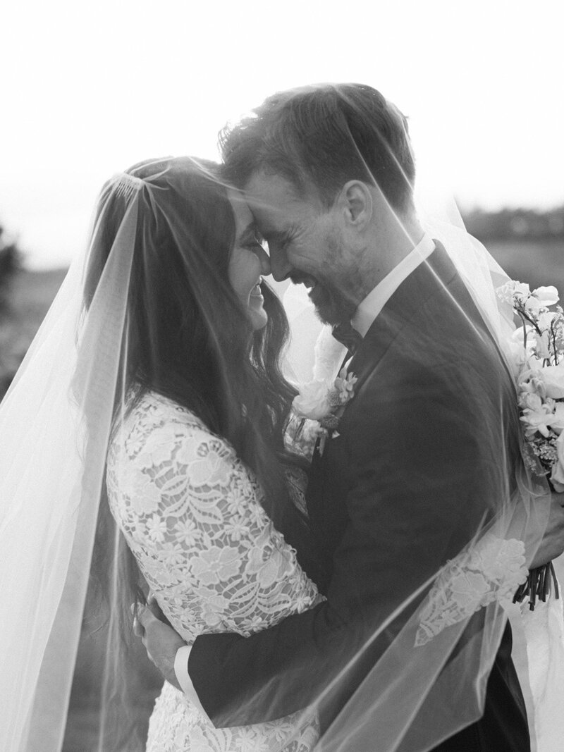 635-1-HC-Bride-Groom-Hannah Quintana Photography