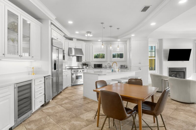 22-web-or-mls-118 Carillon Market St 102-28